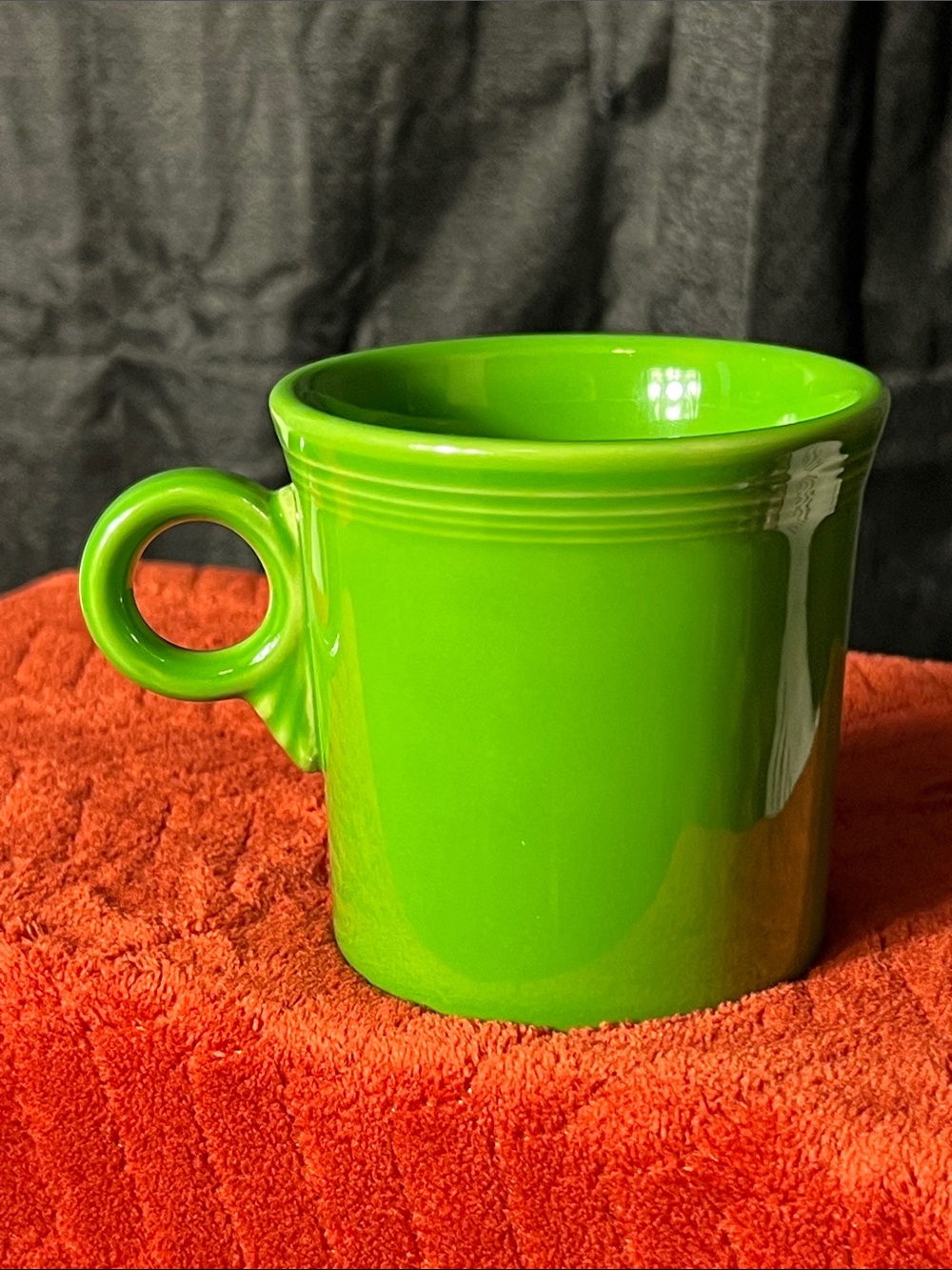 Fiestaware Shamrock Ceramic Mug with Round Loop Handle - Picture 2 of 4